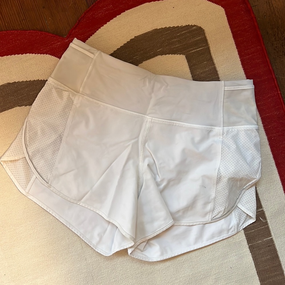 Lululemon speed up white shorts size 6
